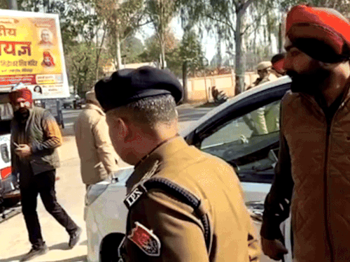 होशियारपुर में पुलिस ने 80 बदमाश किए गिरफ्तार:  3 पिस्तौल बरामद, ऑपरेशन प्रहार के तहत कार्रवाई – dasuya News