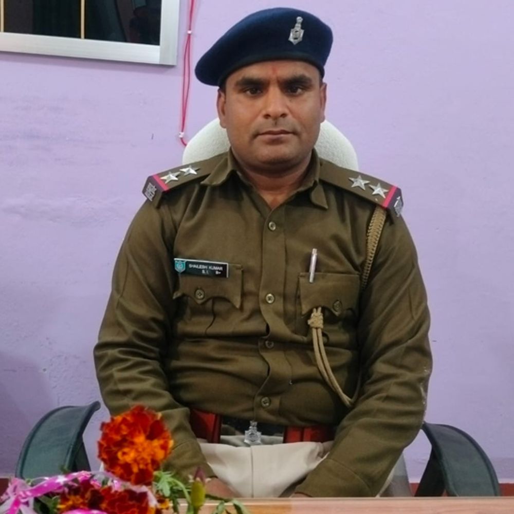 चैनपुर थानेदार घूस लेते गिरफ्तार:  गुमला में एसीबी ने की कार्रवाई, पदभार संभालने के 4 दिन बाद ही भ्रष्टाचार के आरोप में पकड़े गए – Gumla News