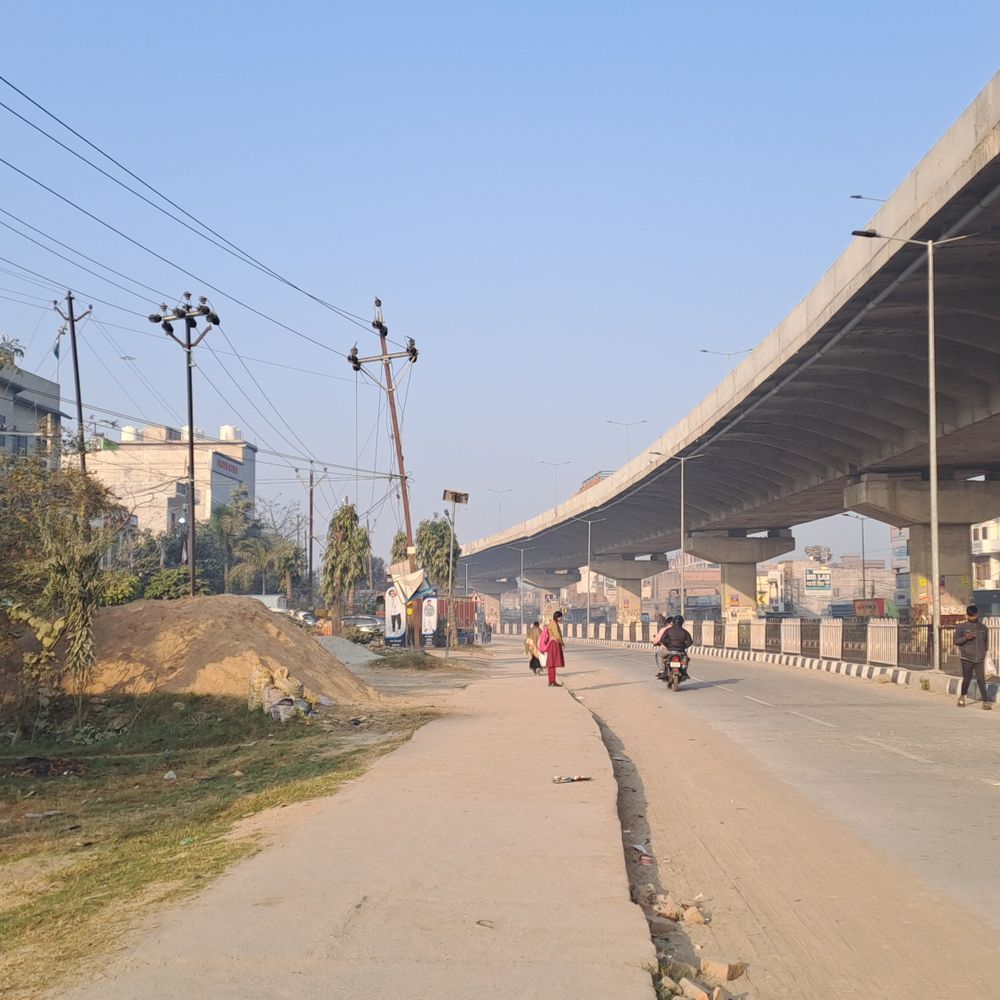 गोपालगंज में तेज धूप से लोगों को राहत:दिनभर मौसम साफ रहने का अनुमान, अधिकतम तापमान 22°C