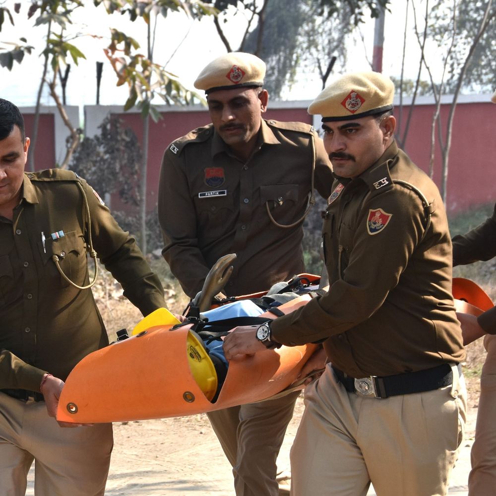 कैथल के नवोदय विद्यालय में की गई मॉक ड्रिल:  प्रशासन ने किया आपदाओं से बचाव का अभ्यास, सायरन सुनते ही दौड़े कर्मचारी – Kaithal News