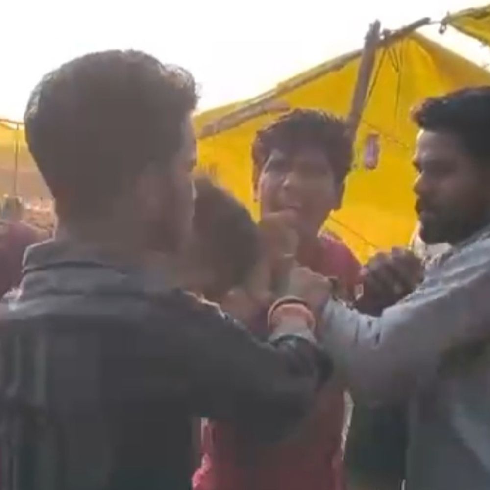 टीकमगढ़ में मेले में युवक की पिटाई:  मामी से बात करने के लिए दबाव बना रहे थे, दो लड़कों पर केस दर्ज – Tikamgarh News