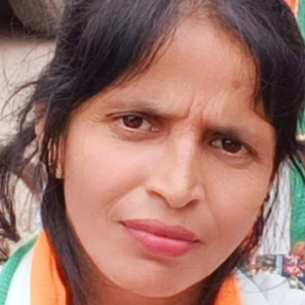 महिला कांग्रेस कार्यकर्ता ने खुद को लगाई आग...95% झुलसी:किराए के मकान में रहती थी, कोर्ट के आदेश पर घर खाली कराने पहुंची थी पुलिस