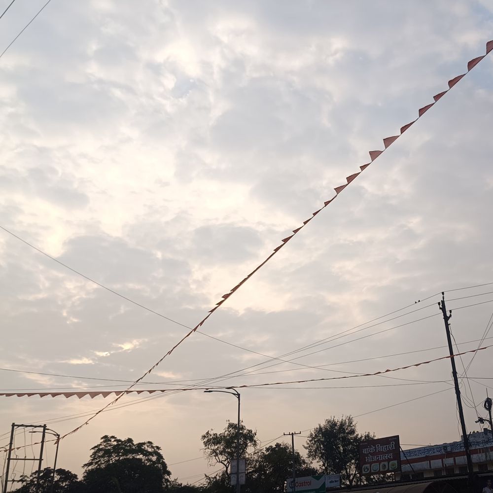 रायसेन में बारिश का अलर्ट जारी:किसान बोले- गेहूं की फसल के लिए फायदेमंद, बादल छाए, पारा 10 डिग्री पहुंचा