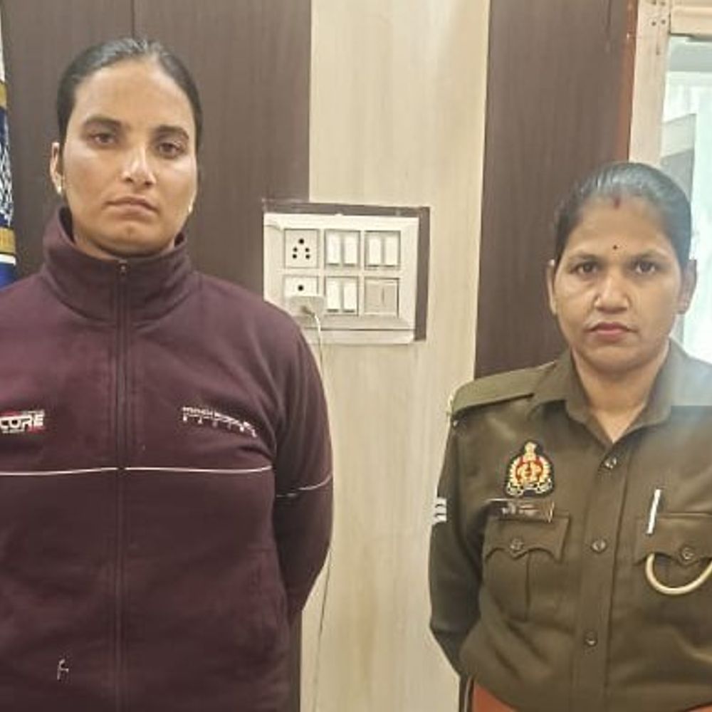 जालौन में महिला सिपाही मीनाक्षी शर्मा की चौथी पेशी:इंस्पेक्टर अरुण कुमार राय हत्या केस में वीडियो कॉन्फ्रेंसिंग से सुनवाई, 47 दिन से न्यायिक हिरासत में