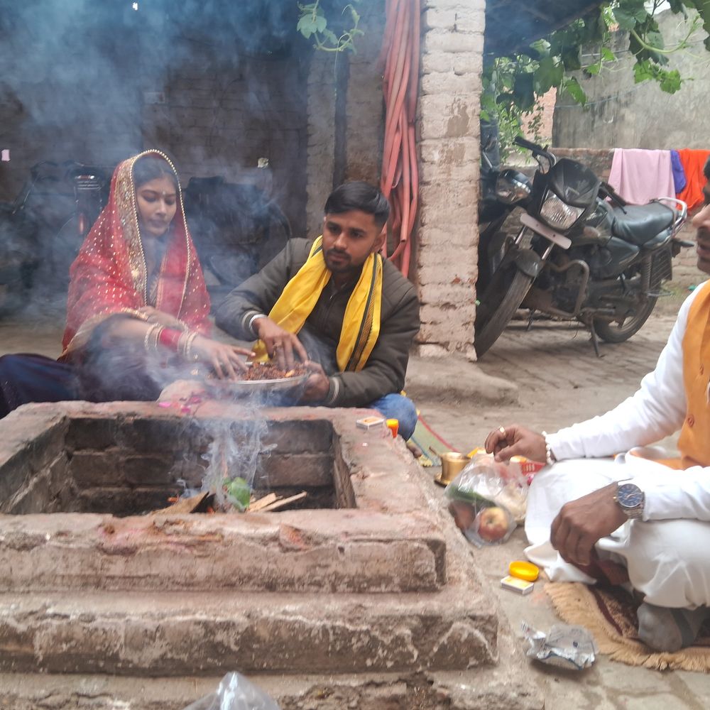 वायरल गर्ल खुशी सिंह मौर्य ने मंदिर में की शादी:  बॉयफ्रेंड करन ने जयमाला पहनाकर भरी मांग, लिए सात फेरे – Prayagraj (Allahabad) News