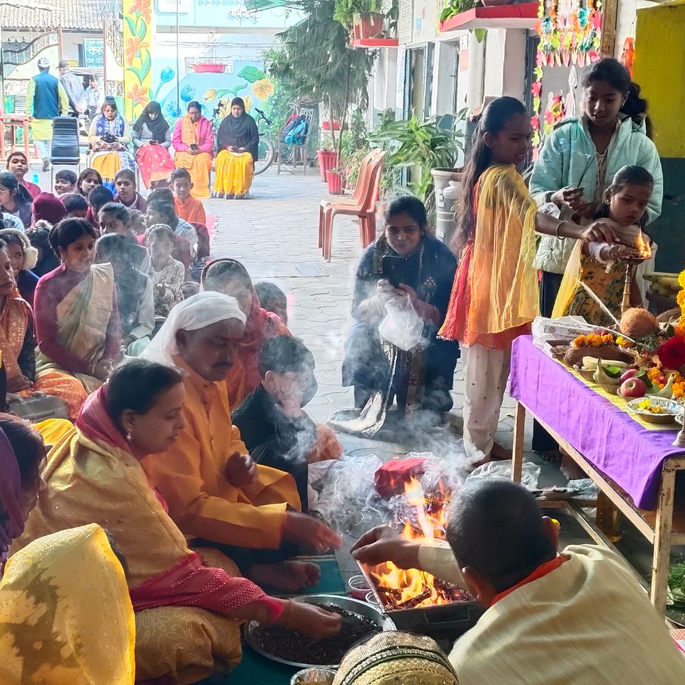 मनेंद्रगढ़ में बसंत पंचमी पर मां सरस्वती की पूजा:  स्कूली बच्चों में उत्साह; पारंपरिक परिधान पहनकर हुए शामिल – Manendragarh-Chirmiri-Bharatpur News