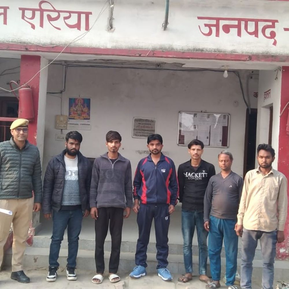 युवती से मारपीट, रायबरेली में 5 आरोपी गिरफ्तार:वीडियो वायरल होने के बाद पुलिस की कार्रवाई, फास्ट फूड की दुकान पर पीटा था