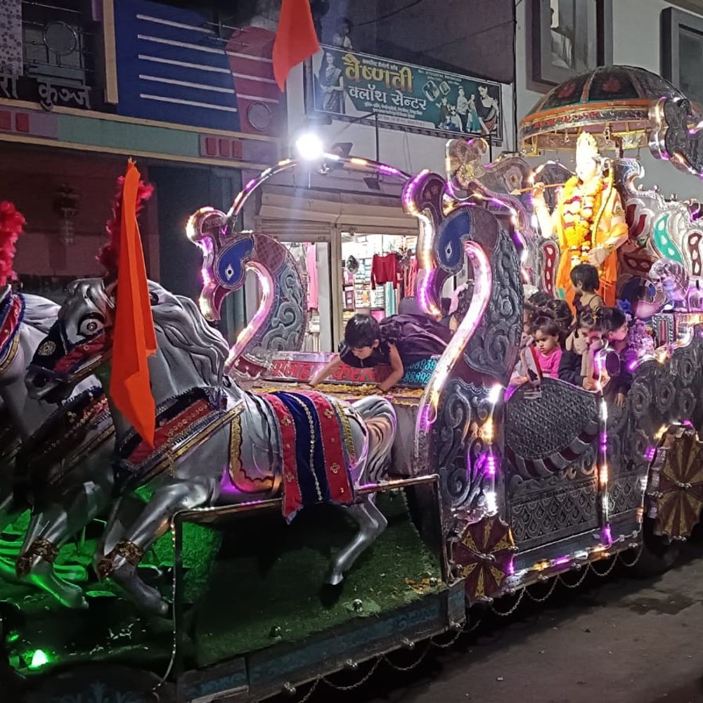 अंजड में श्रीराम मंदिर प्राण प्रतिष्ठा की दूसरी वर्षगांठ:सकल हिन्दू समाज ने शोभायात्रा निकाली, घरों में जले दीपक