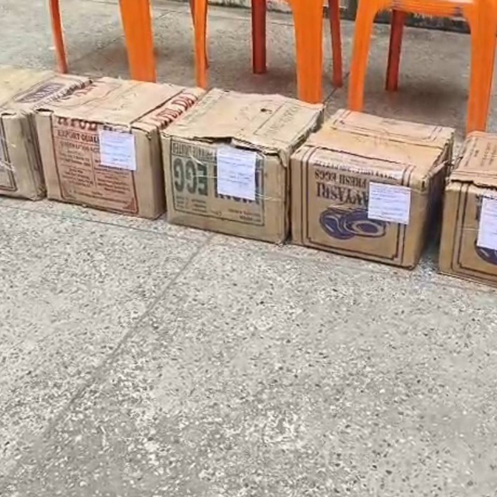 चतरा में अवैध मिनी शराब फैक्ट्री का भंडाफोड़:  इटखोरी पुलिस ने 6 आरोपियों को गिरफ्तार किया, भारी मात्रा में नकली शराब बरामद – Chatra News