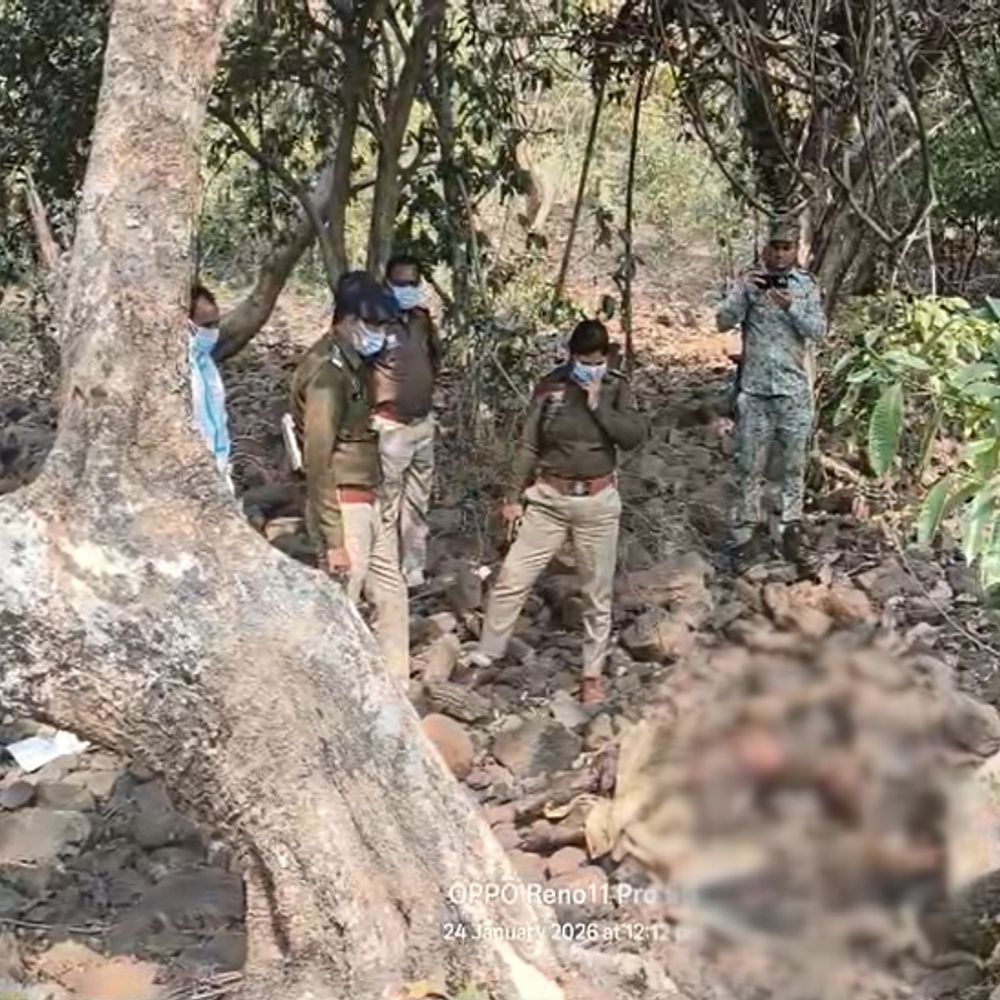 बालोद के जंगल में मिली महिला की एक-सप्ताह पुरानी लाश:  हाथ के टैटू से हुई पहचान,हत्या की आशंका;10 साल से मायके में रह रही थी – Balod News