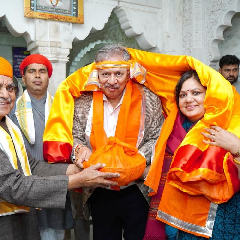 श्रीनाथजी मंदिर पहुंचे राजस्थान हाईकोर्ट के कार्यवाहक मुख्य न्यायाधीश:  शयन आरती झांकी के दर्शन किए, परिवार के साथ की पूजा-अर्चना – rajsamand (kankroli) News