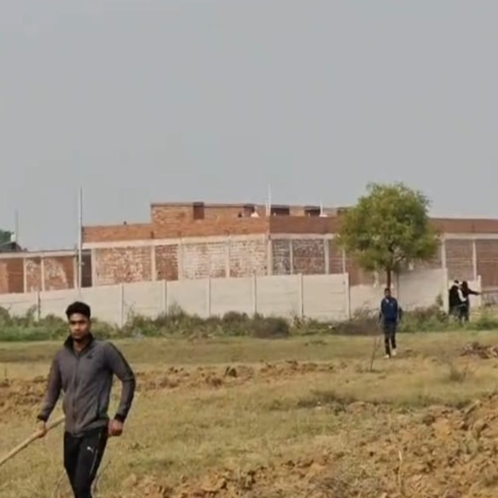 ग्वालियर में जमीन को लेकर झगड़ा, गोलियां चलीं:मंदिर ट्रस्ट की जमीन लेकर 2 पक्ष भिड़े, भिंड जिला पंचायत सदस्य का पति भी पहुंचा