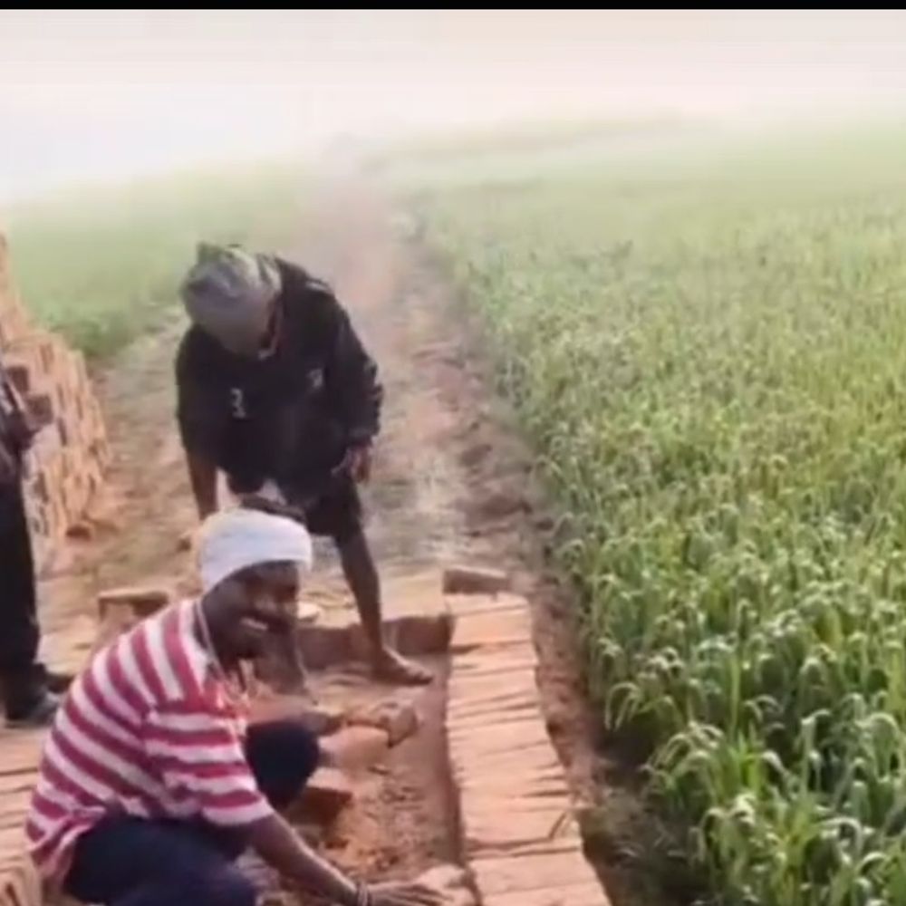 देवरिया में मनरेगा मजदूरों को नहीं मिल रहा रोजगार:  प्रवासी मजदूरों से काम कराने पर ग्रामीणों ने किया विरोध – Deoria News