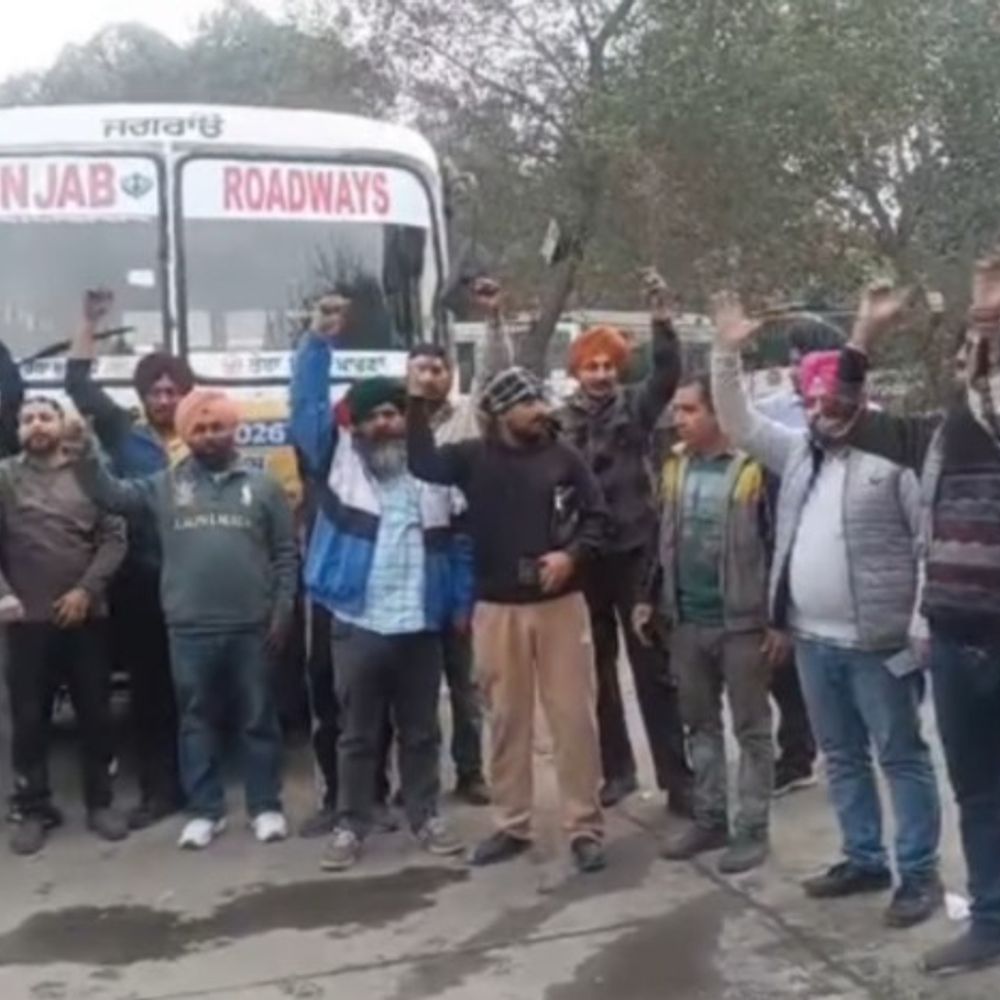 लुधियाना में गणतंत्र दिवस पर कॉन्ट्रैक्ट कर्मचारियों का प्रदर्शन:  साथियों की रिहाई और स्थायी नौकरी की मांग, सरकार पर वादा खिलाफी का आरोप – Jagraon News