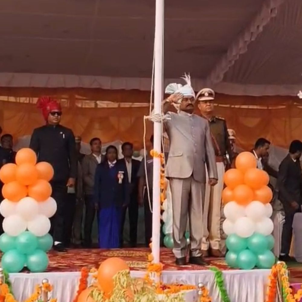 उमरिया में गणतंत्र दिवस समारोह, कलेक्टर ने फहराया झंडा:  अमर शहीद स्टेडियम में परेड, पीटी और सांस्कृतिक कार्यक्रम – Umaria News