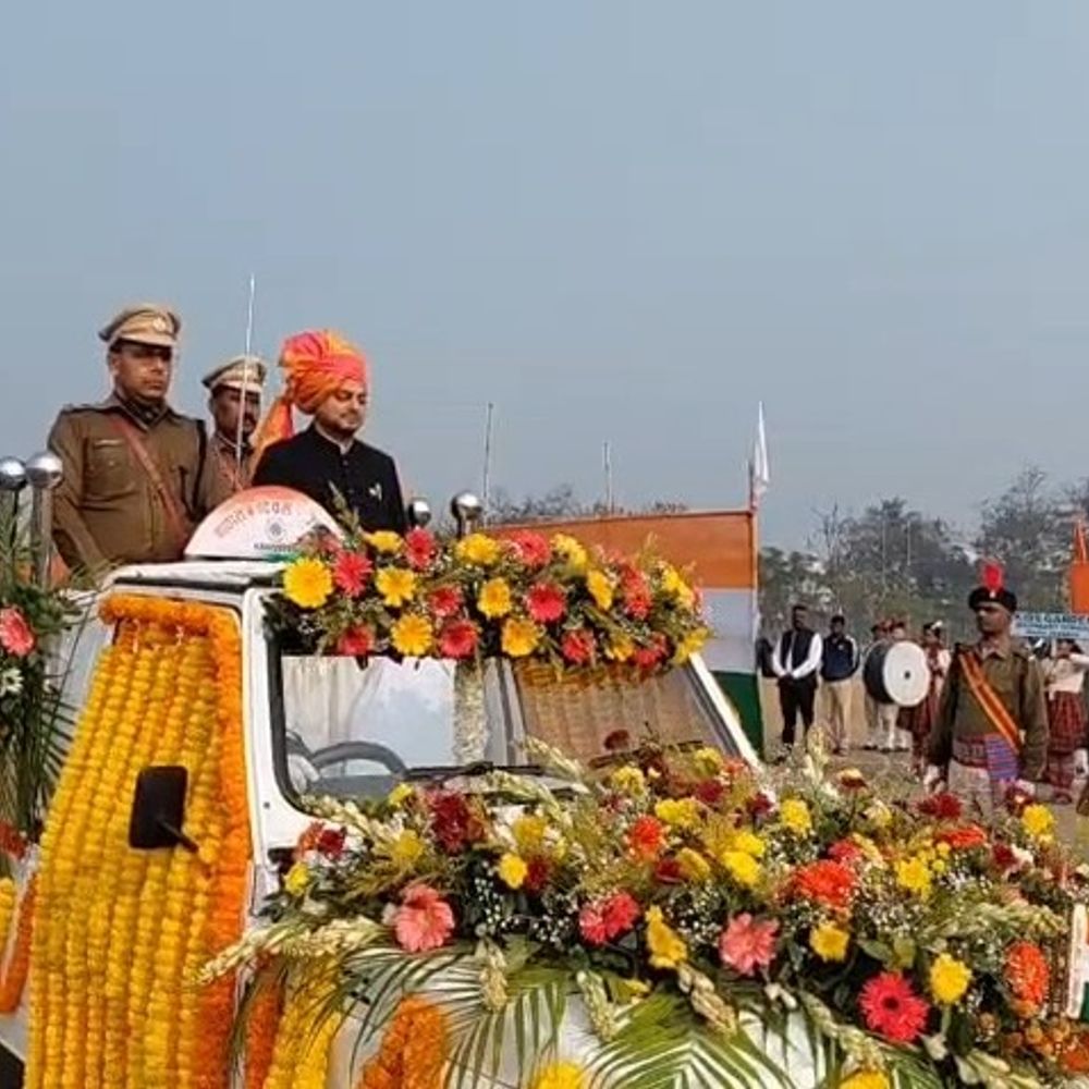 धनबाद में गणतंत्र दिवस समारोह:  उपायुक्त आदित्य रंजन ने किया ध्वजारोहण, जिले में चल रही विकास योजनाओं की दी जानकारी – Dhanbad News