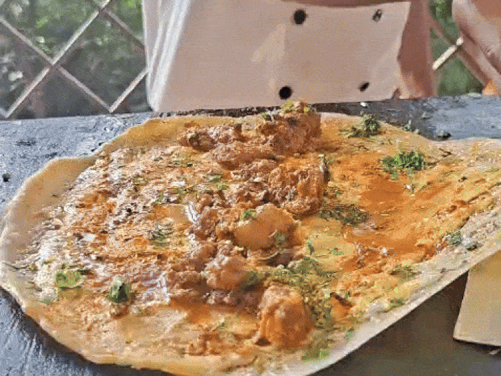 साउथ इंडियन ‘दामाद का खाना’ अब भोपाल में:MP में पहली बार यह खास नॉनवेज डोसा, मटन और चिकन की इस डिश को मिल रहा रिस्पांस