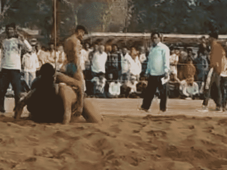 नेपानगर में गणतंत्र दिवस पर कुश्ती का आम दंगल:देश के कई राज्यों से आए पहलवानों ने दिखाए दांव-पेंच