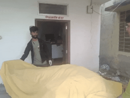 खाटूश्यामजी दर्शन के लिए लाइन में लगे बुजुर्ग की मौत:  अचानक बेहोश होकर गिर पड़े,झालावाड़ से दर्शन करने आए थे – Sikar News