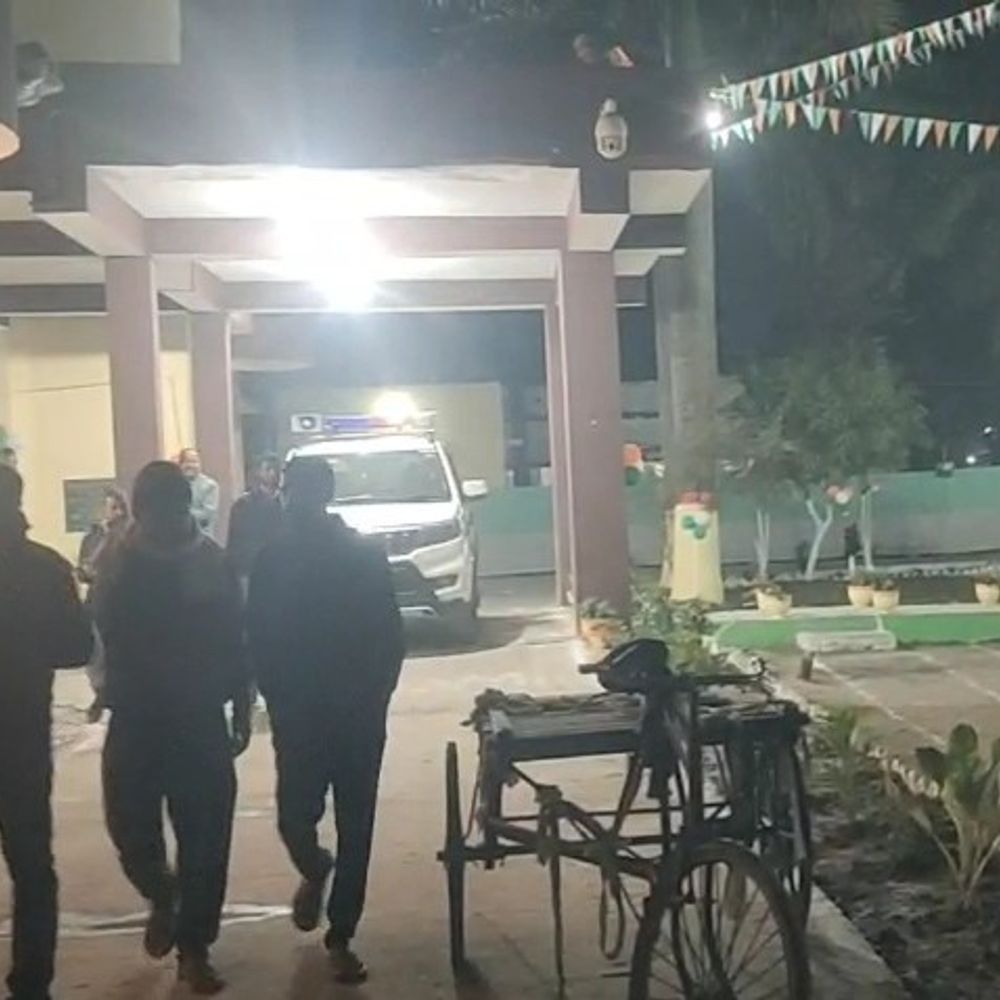 नालंदा में पुलिस के जवान पर छेड़खानी का आरोप:  लड़की बोली- जबरन गाड़ी में खींचा; डीएसपी बोले- CCTV के आधार पर आरोप गलत है – Nalanda News