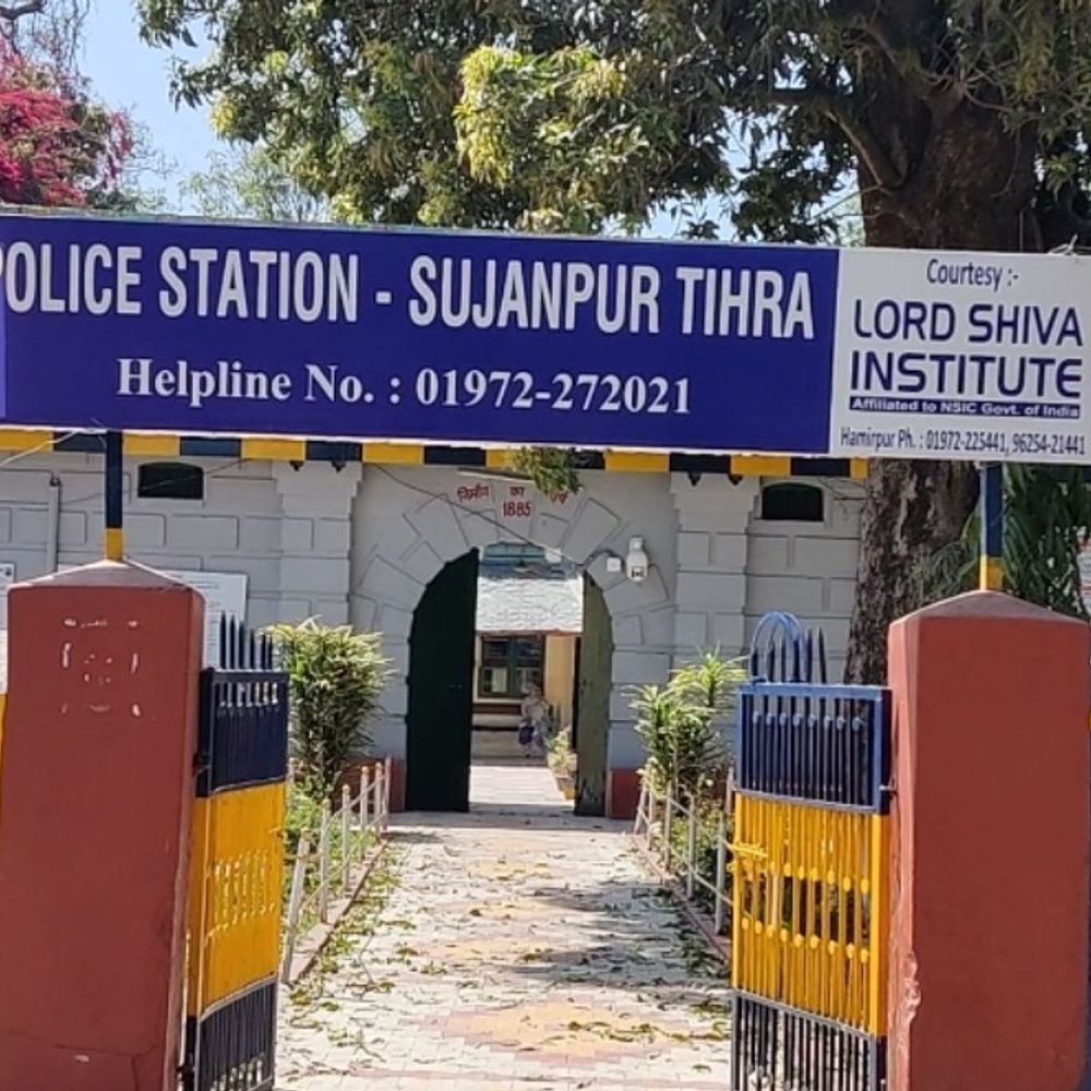 हमीरपुर में मिला लापता महिला का शव:  1000 फुट गहरी खाई में पड़ा, घर से काम के लिए निकली थी वृद्धा – Sujanpur News