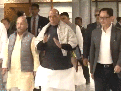 बजट सत्र से पहले सर्वदलीय बैठक शुरू:35+ पार्टियों के सांसद शामिल होंगे; 28 जनवरी को राष्ट्रपति के अभिभाषण से शुरू होगा सत्र