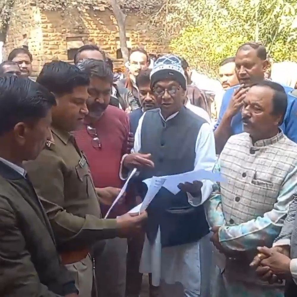 हटा के सर्राफा व्यापारी परेशान:  सोने-चांदी के दाम बढ़ने से ग्राहक गिरवी जेवर वापस मांग रहे, पुलिस को दिया आवेदन – Damoh News