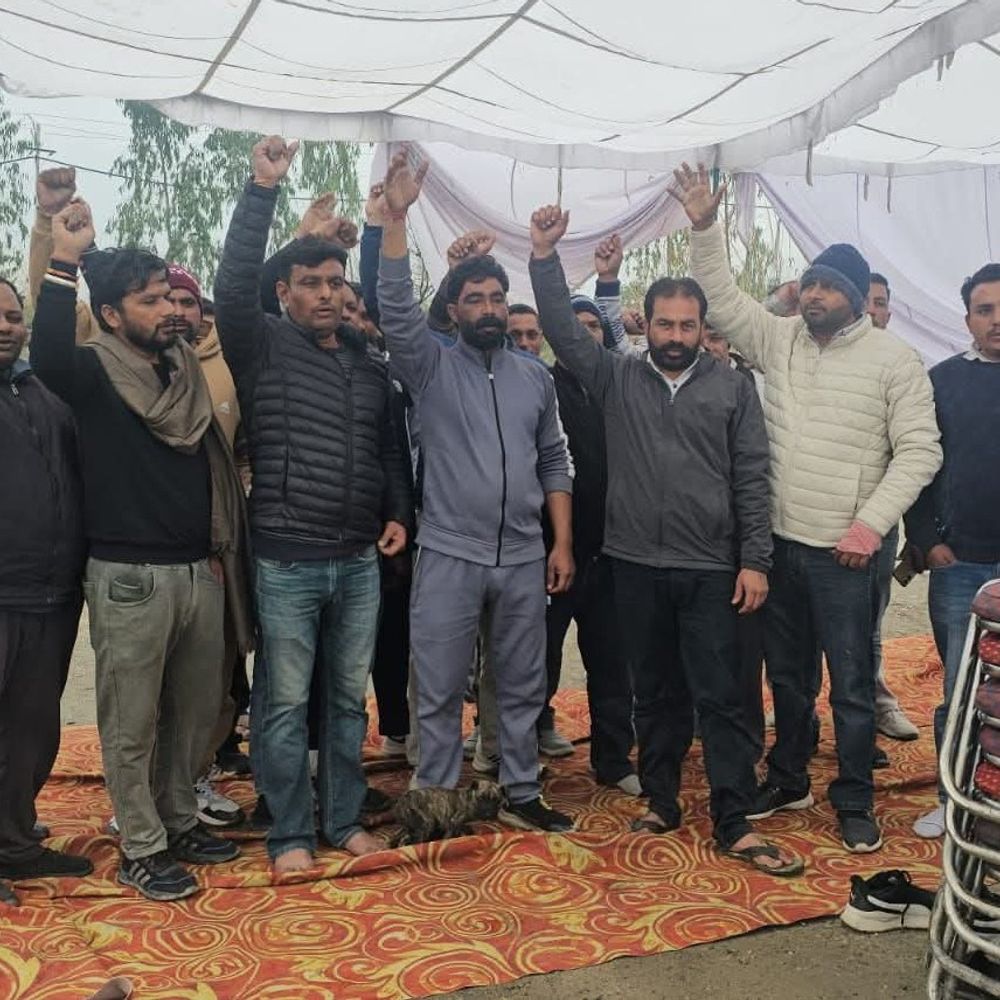 यमुनानगर में ट्रैक्टर-ट्रॉली चालकों का आक्रोश:  तीसरे दिन बारिश में भी धरना जारी, बोले: मांग नहीं मानी तो प्रशासन को सौंप देंगे वाहन – Yamunanagar News