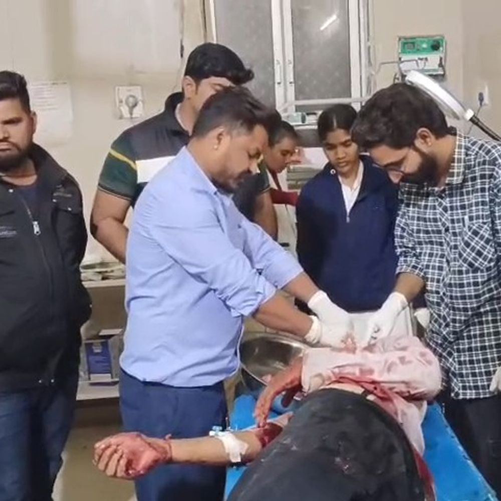 बांसवाड़ा में छुरे से युवक का जबड़ा तोड़ा:  उधार के रुपए नहीं देने पर हुआ विवाद, ग्रामीणों देखे मौके से भागा हमलावर – Banswara News