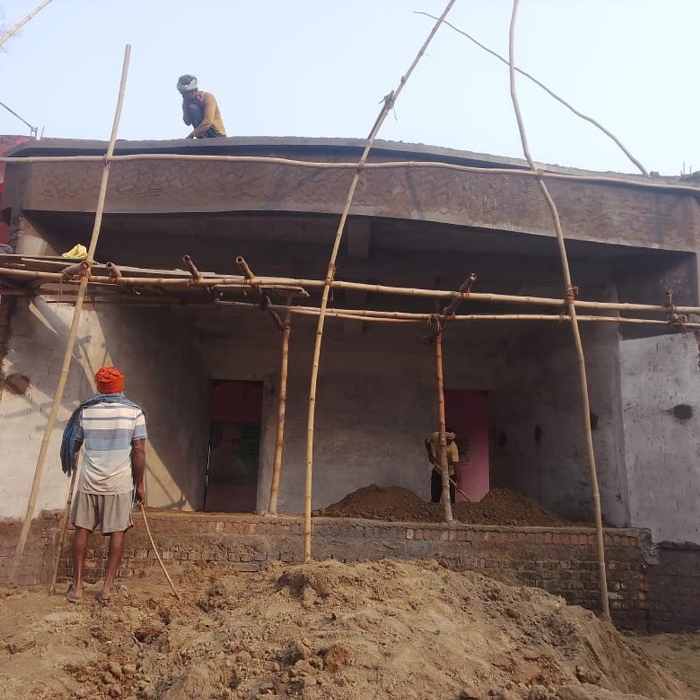 खगड़िया में टीचर ने अपने खर्च से बाल मंच तैयार:खेल-कूद और सांस्कृतिक कार्यक्रमों के लिए बनाया, स्थानीय लोग और शिक्षकों ने की सराहना