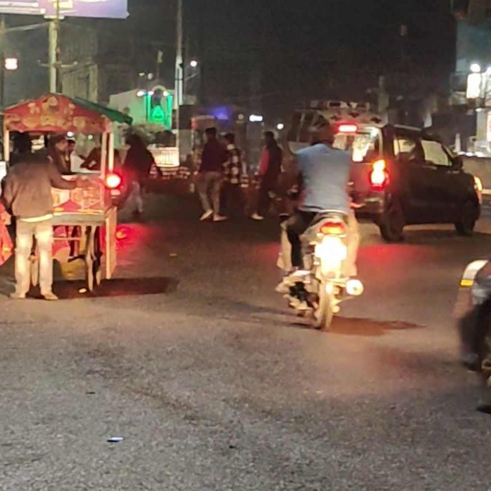 सीतापुर में बारिश से बढ़ी ठंड, न्यूनतम तापमान 8°C:  तेज हवाओं ने बढ़ाई गलन; जनजीवन प्रभावित, अगले 24 घंटे और बारिश संभव – Sitapur News