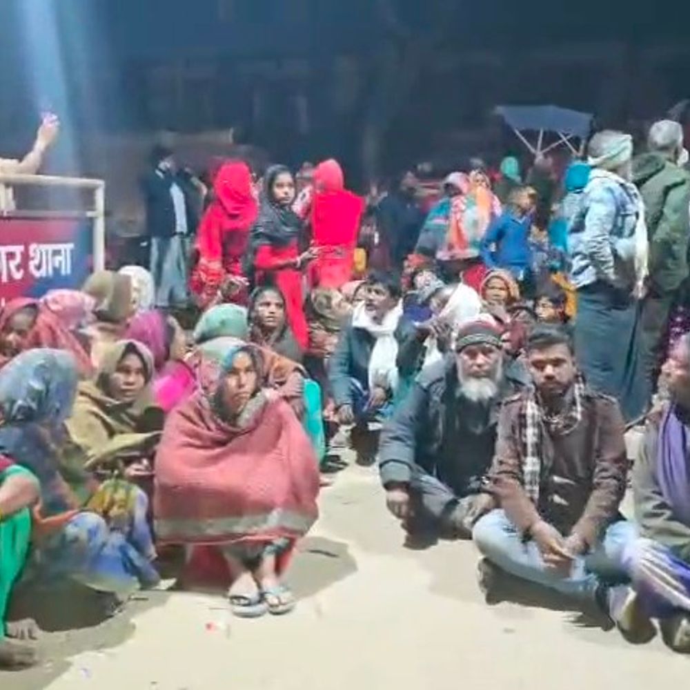 कटिहार के असद हत्याकांड में फरार मुखिया गिरफ्तार:समर्थकों ने थाने पर किया प्रदर्शन, राजनीतिक साजिश का आरोप