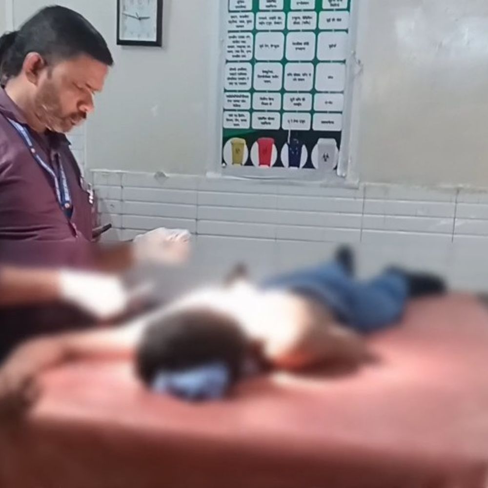 कोरबा में स्कूली छात्र पर धारदार हथियार से हमला:  स्कूल से लौटते समय आठवीं के छात्र पर आधा दर्जन छात्रों ने किया अटैक,अस्पताल में भर्ती – Korba News