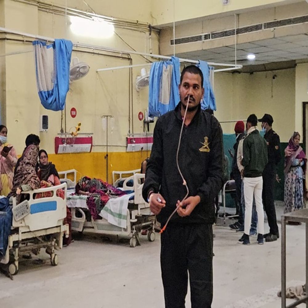 महिला दरोगा के एकतरफा प्यार में युवक ने खाया जहर:कहा- 6 साल से लव करता हूं, मैंने उसके मांग में सिंदूर डाला है