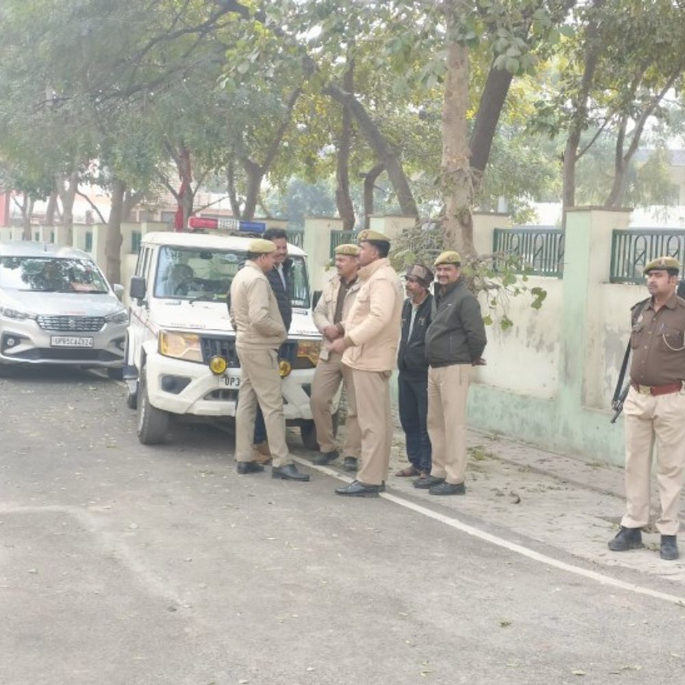 5 दिन पहले बनाई लड़कियों ने फरार होने की योजना:प्रेमियों से मिलने को कूदी 35 फीट से, युवतियों को मथुरा पुलिस ने किया बरामद