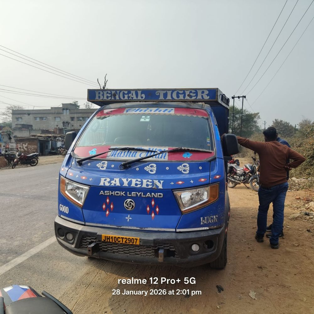 पिकअप वैन से 1258 बोतल अंग्रेजी शराब बरामद:  आलू के बोरों में छिपाकर ले जा रहा था अवैध शराब, चालक फरार – koderma News