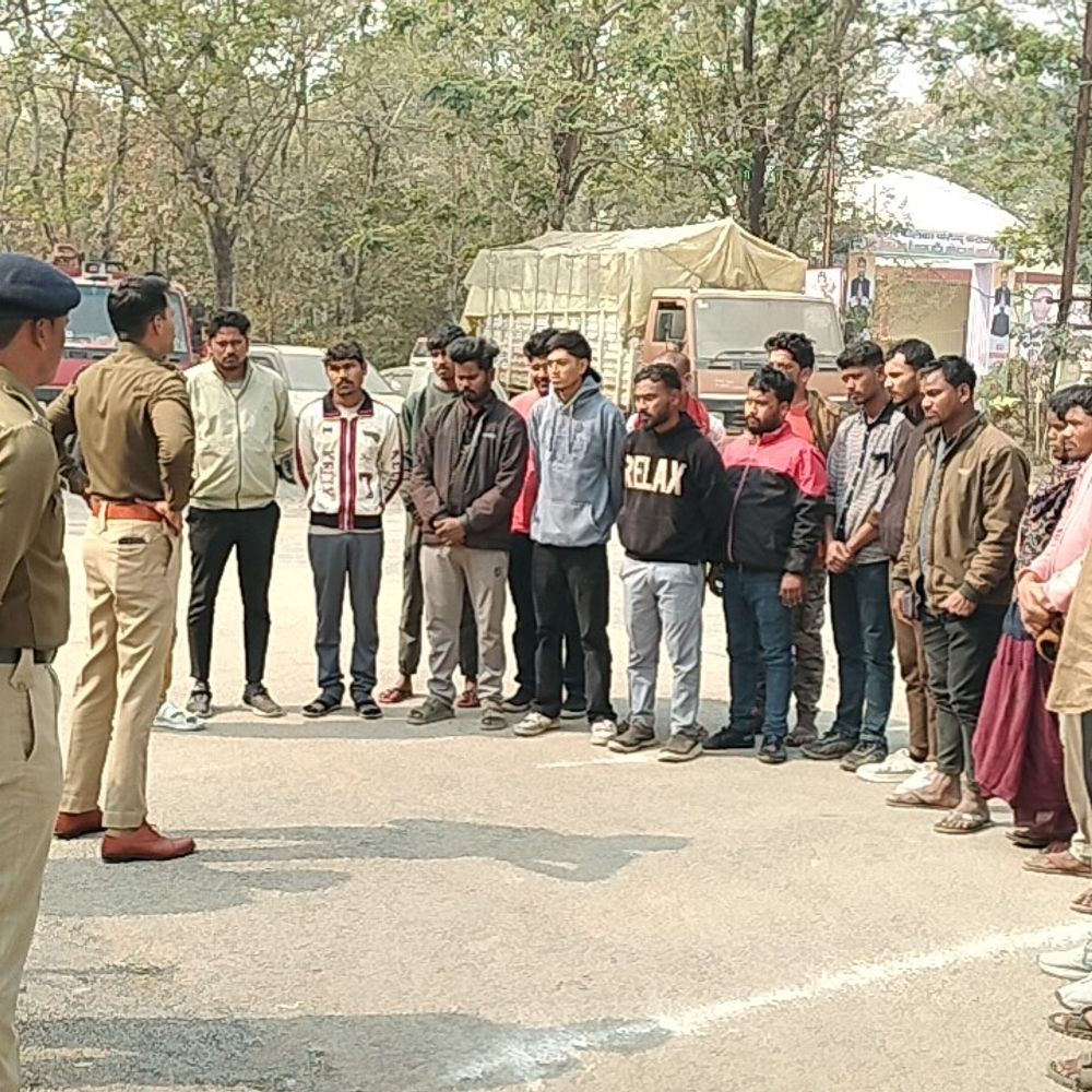 लूट-डकैती के रिहा आरोपियों पर पुलिस की कार्रवाई:  102 पूर्व अपराधियों को थाने बुलाया, परेड कराकर दी सख्त चेतावनी – Korba News