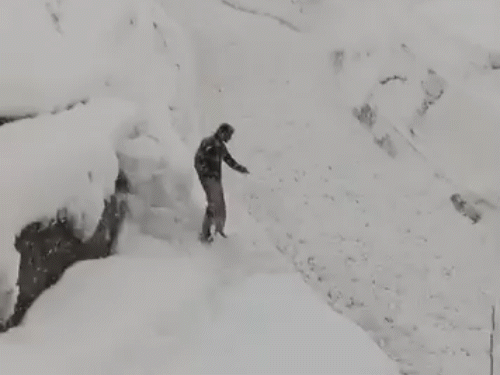 चंबा के पांगी-भरमौर में ग्लेशियर गिरे:  सामान सहित 2 पिकअप व 3 दुकानें दबीं, लोगों में दहशत, रात एक बजे की घटना – Bharmour News