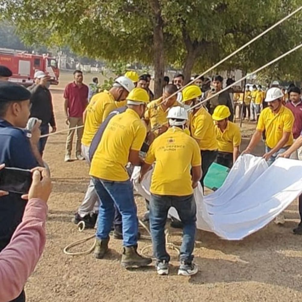 गवर्नमेंट कॉलेज में हवाई हमले, बम विस्फोट से हड़कंप:  प्रशासन ने मॉकड्रिल कर परखी आपदा से निपटने की तत्परता – Bundi News