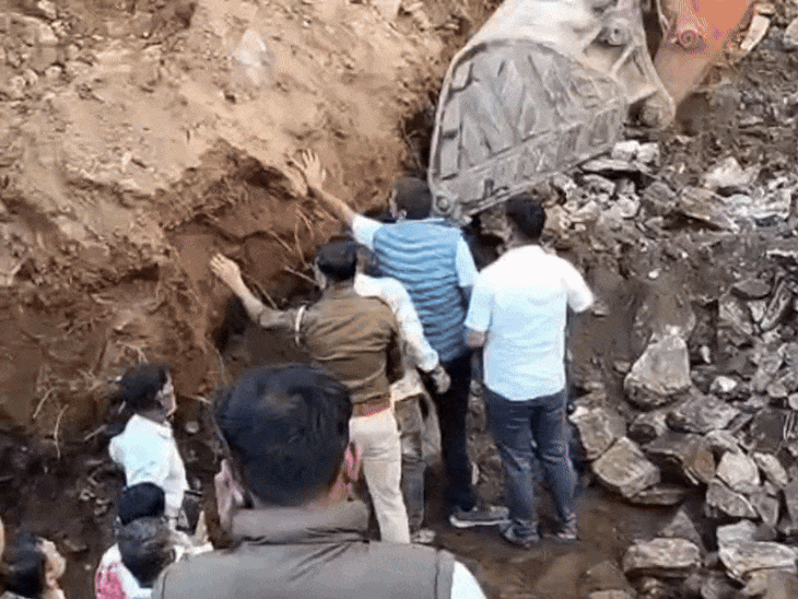 एनिकट निर्माण के दौरान हादसा, दो मजदूरों की मौत:  मानपुरा में हुआ हादसा, तीन मजदूर गंभीर घायल हुए – Udaipur News