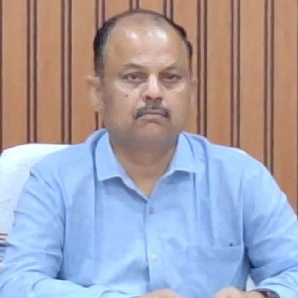 प्राइवेट स्कूलों की मनमानी पर DM का सख्त आदेश:सहरसा में खास दुकान से कॉपी-किताब और ड्रेस खरीदने की बाध्यता खत्म