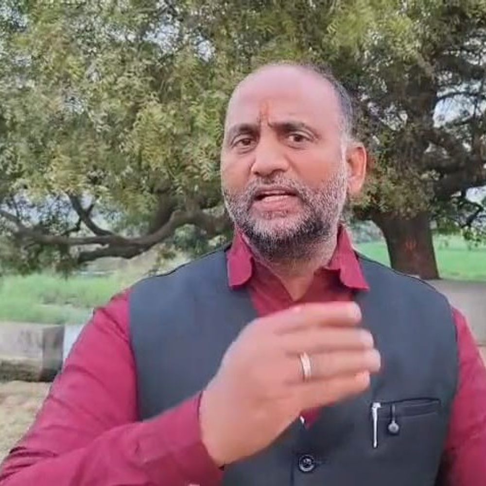 चंदौली सपा पूर्व विधायक का पुलिस कार्यप्रणाली पर सवाल:सरस्वती प्रतिमा विसर्जन जुलूस रोकने पर दर्ज हुआ मुकदमा