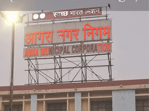 आगरा में 50 हजार से अधिक के बकायेदार निशान पर:  हाउस टैक्स वसूली पर सख्ती, नगर आयुक्त ने दिए 31 जनवरी तक 80% राजस्व वसूली के निर्देश – Agra News