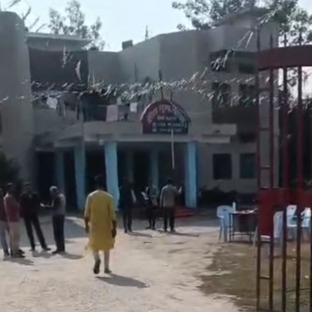 बेतिया में 16 साल की किशोरी लापता:शादी की नीयत से ले जाने का आरोप, 4 लोगों पर FIR, पुलिस छापेमारी में जुटी