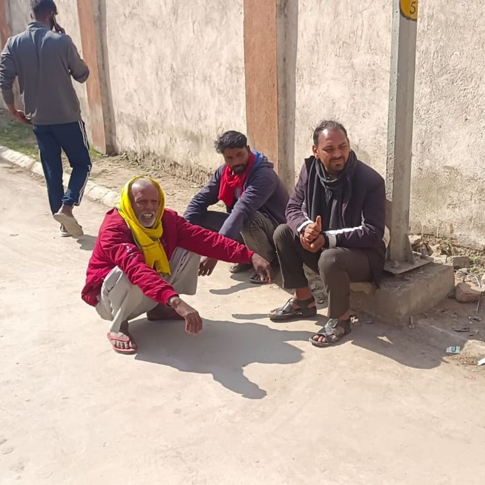 बेतिया-मोतिहारी हाईवे पर सड़क हादसे में युवक की मौत:माधोपुर फार्म के पास तेज रफ्तार बाइक ने मारी टक्कर, घर लौटते समय दुर्घटना