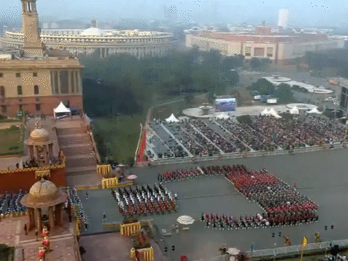 विजय चौक पर बीटिंग रिट्रीट सेरेमनी हुई:तीनों सेनाओं और CAPF के बैंड ने धुनें पेश कीं; राष्ट्रपति, उपराष्ट्रपति और PM मौजूद रहे