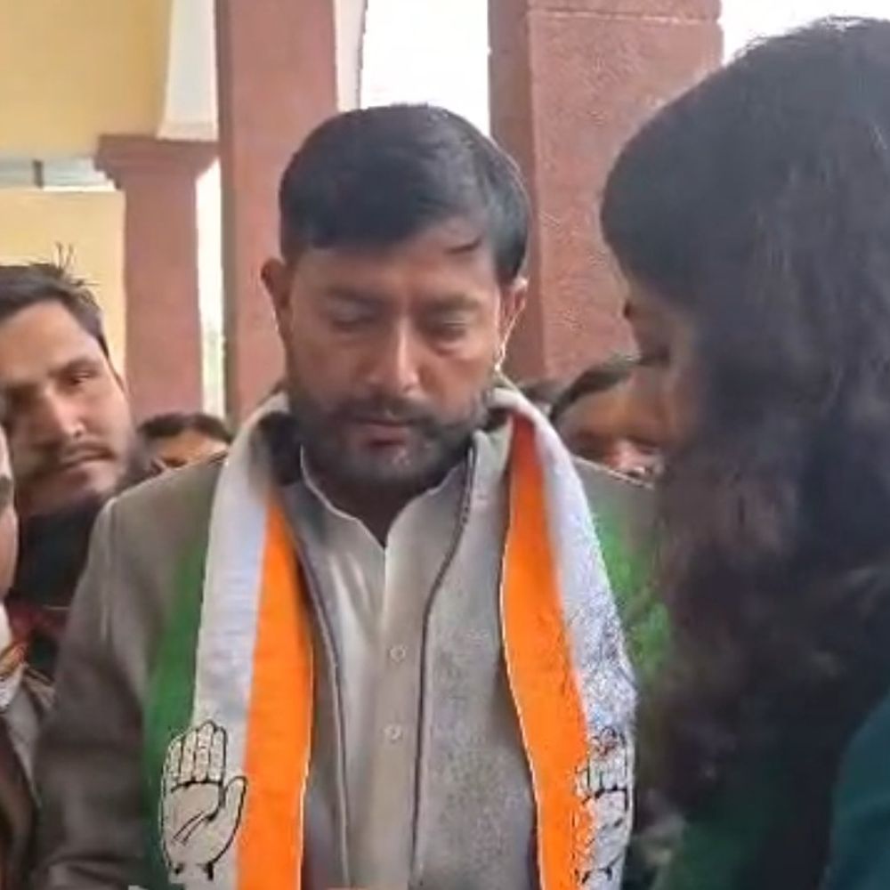 कांग्रेस ने संडीला में युवाओं के रोजगार की मांग की:  हरदोई में स्थानीय फैक्ट्रियों में 80% नौकरी देने को लेकर SDM को सौंपा ज्ञापन – Hardoi News