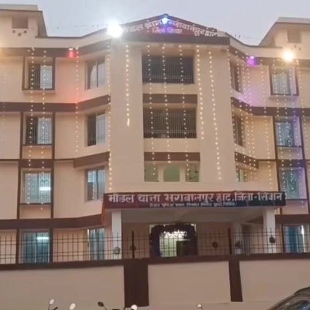 जेल से जमानत पर निकलते ही युवक पर फायरिंग:सीवान में बाइक-हेलमेट में लगी गोली, घर लौटने समय हुई घटना