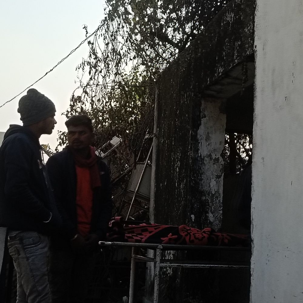 पूर्णिया में सड़क हादसे में बाइक सवार की मौत:बाइक से रिश्तेदार के घर जा रहा था, तेज रफ्तार वाहन की चपेट में आने से गई जान