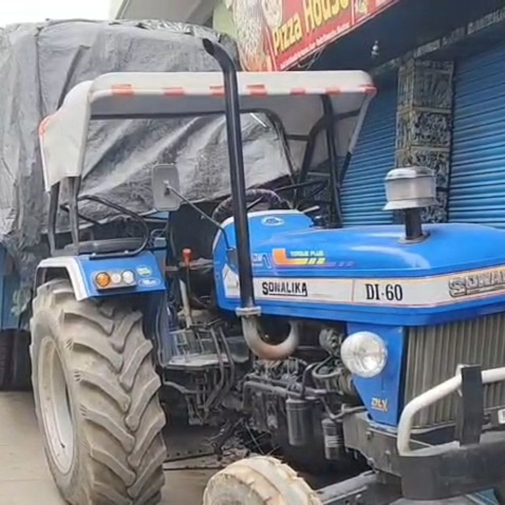 ट्रैक्टर की चपेट में आया मजदूर की मौत:  पीलीभीत में गोदाम पर काम के दौरान हुआ हादसा, पहिए के नीचे आकर कुचला – Pilibhit News